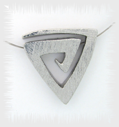 Creative pendant – Triangle snail- rhodium-plated